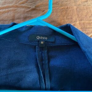 Quince Navy Blue 100% linen blazer. Worn maybe once. Size medium.